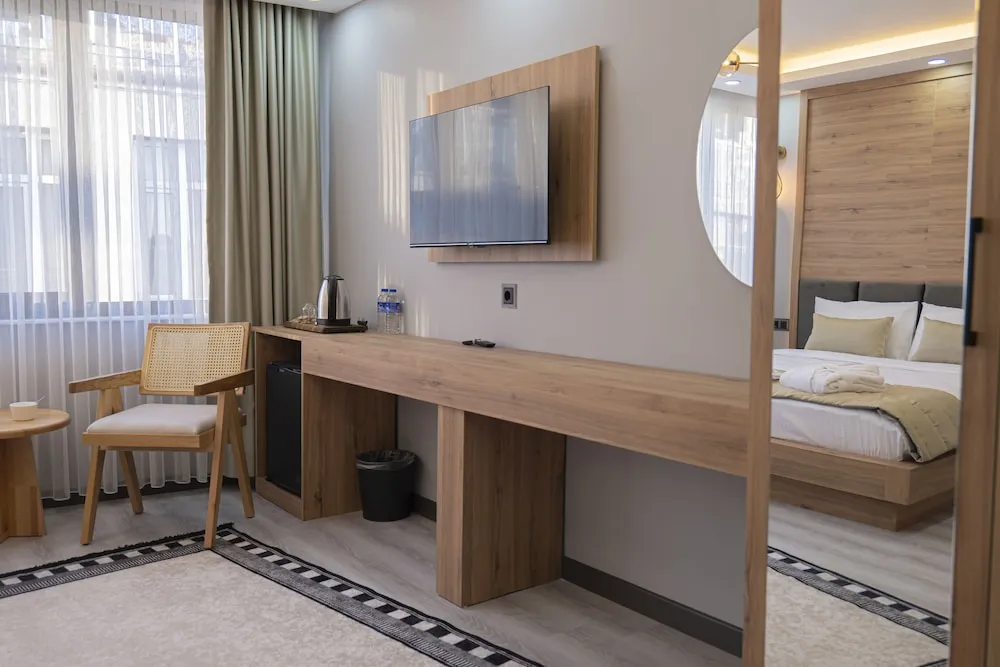 Deluxe Oda, 1 En Büyük (King) Boy Yatak