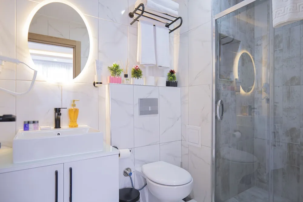 Deluxe Oda, 1 En Büyük (King) Boy Yatak