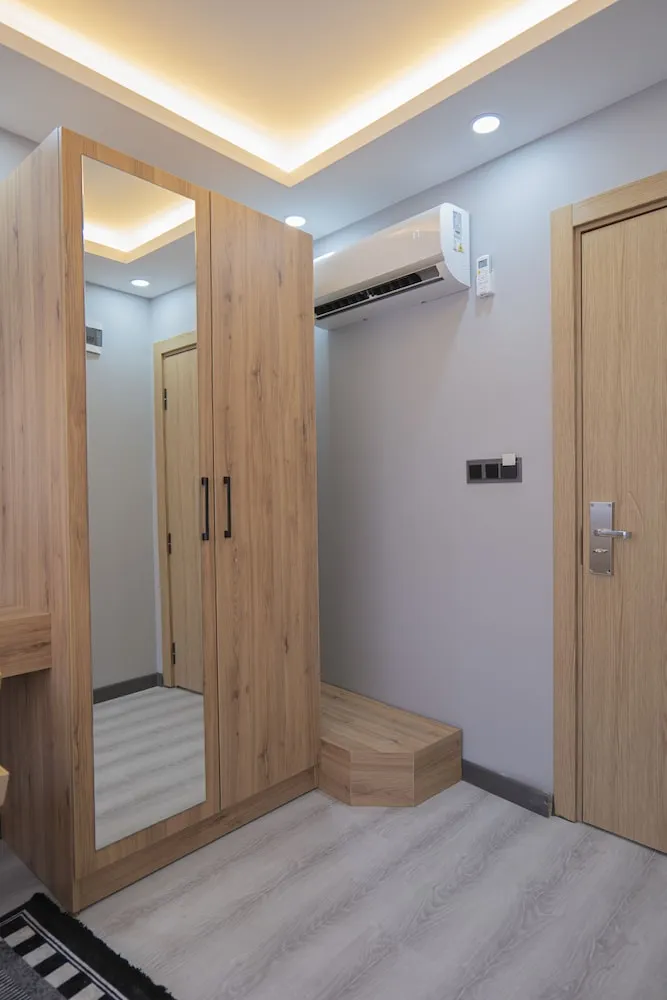 Deluxe Oda, 1 En Büyük (King) Boy Yatak