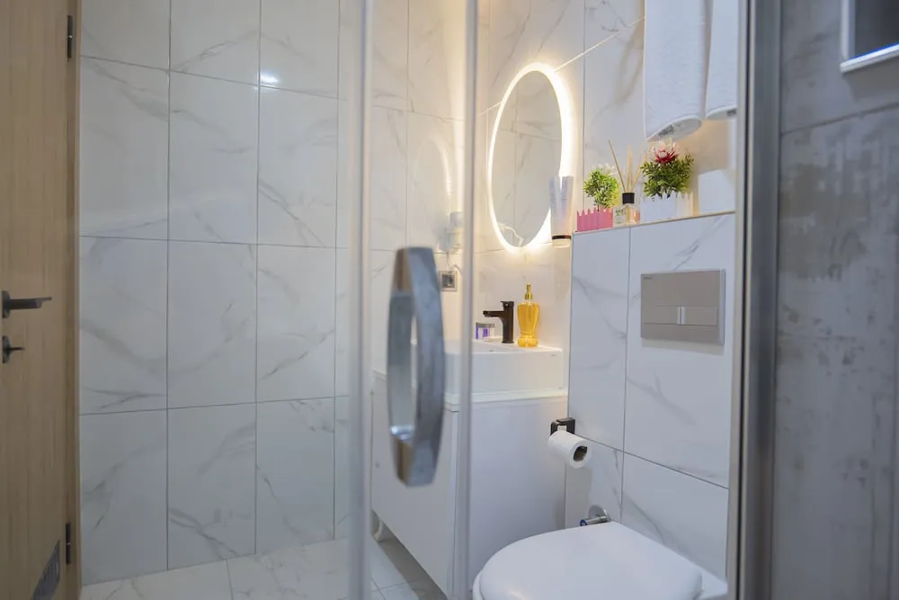 Deluxe Oda, 1 En Büyük (King) Boy Yatak