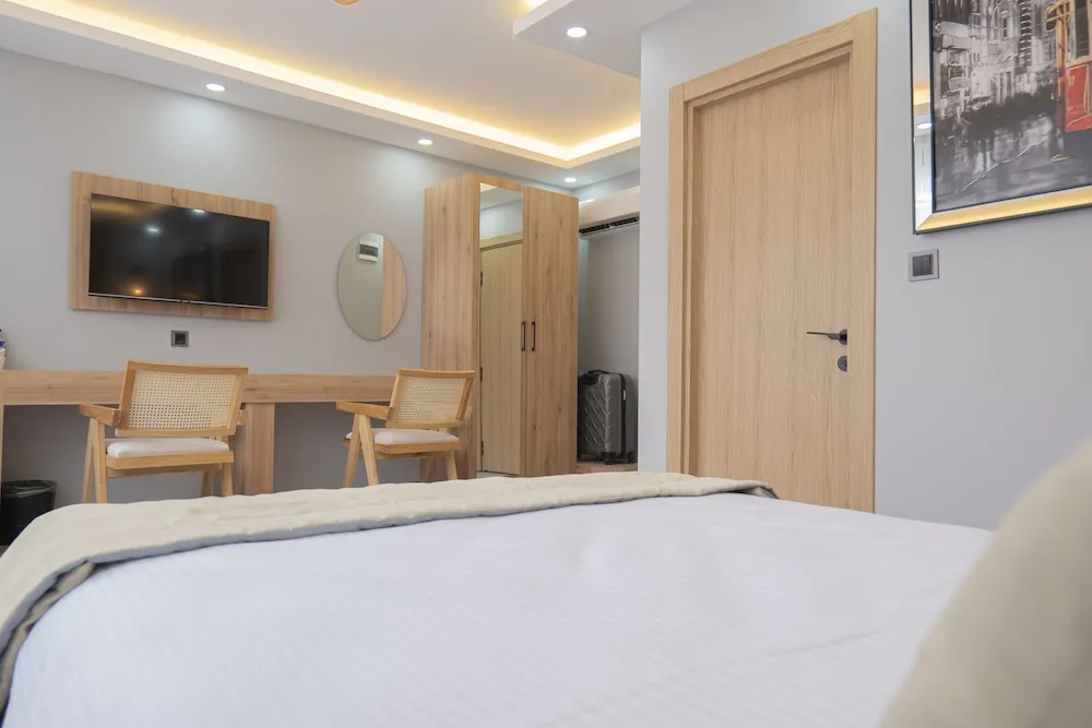 Deluxe Oda, 1 En Büyük (King) Boy Yatak