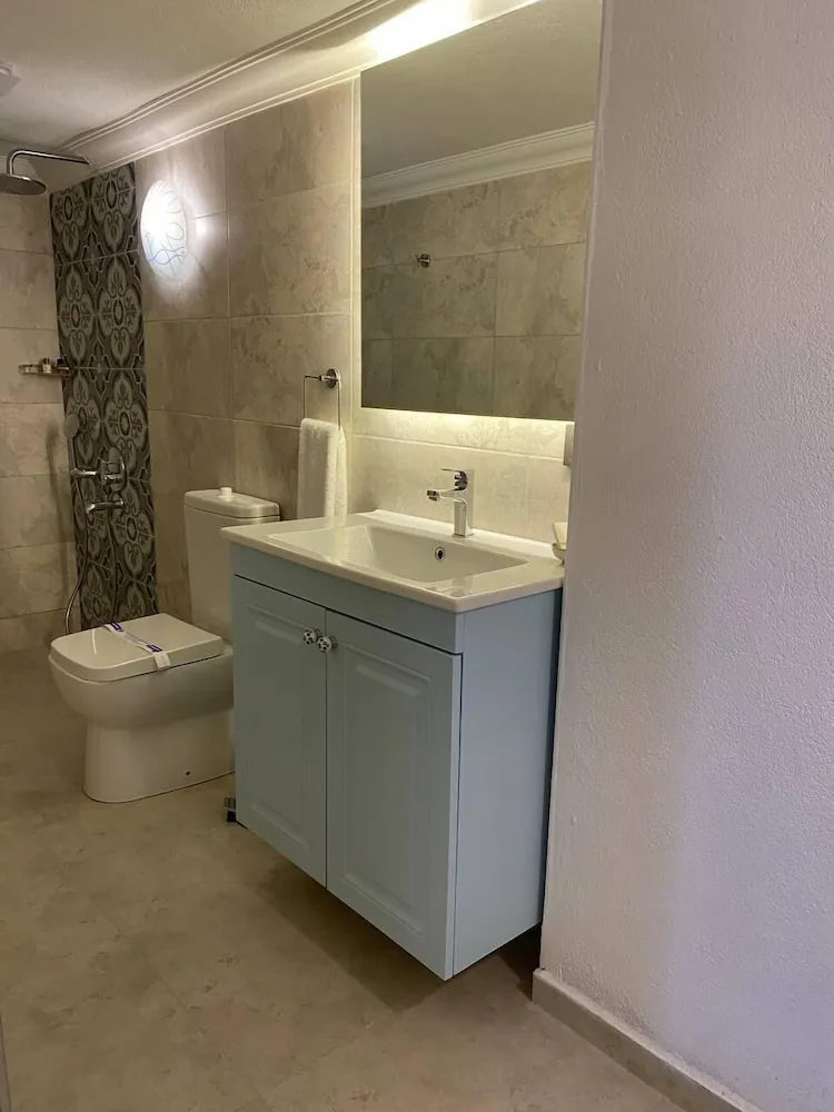 Deluxe Üç Kişilik Oda, 1 Büyük (Queen) Boy Yatak ve Çekyat, Şömine, Bahçe Manzaralı