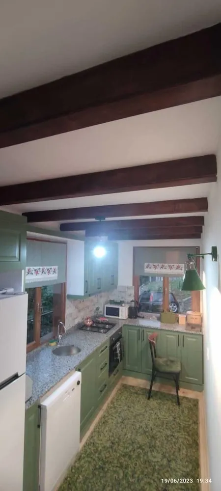 Basic Tek Büyük Yataklı Oda