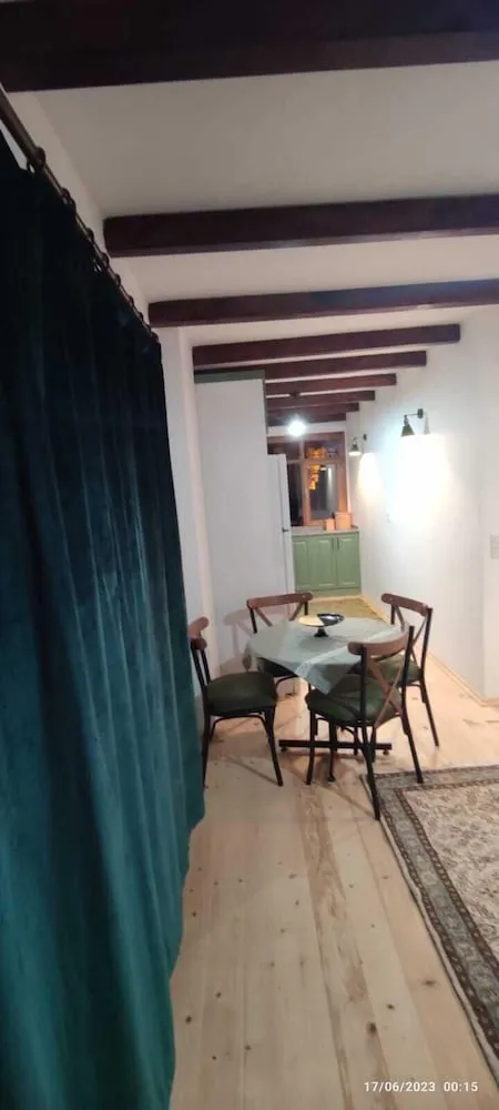 Basic Tek Büyük Yataklı Oda