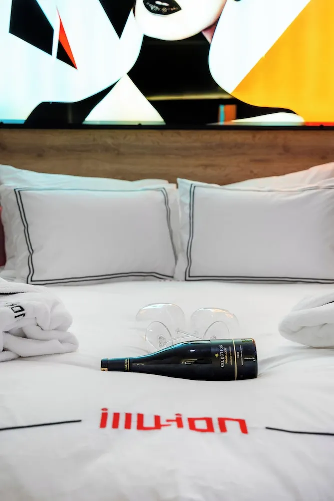 Love Room with Sea View