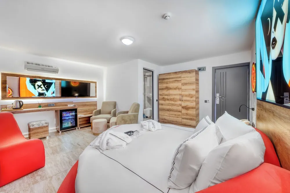 Love Room with Sea View