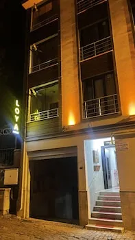 Loya Apartments