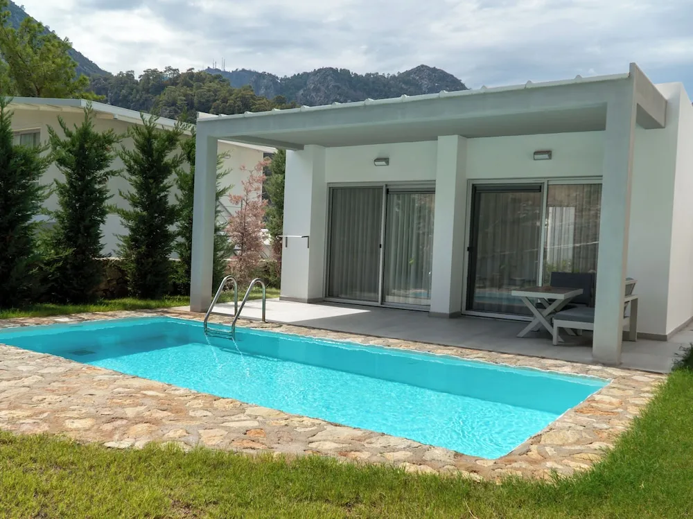 Özel Havuzlu Dağ Manzaralı Villa