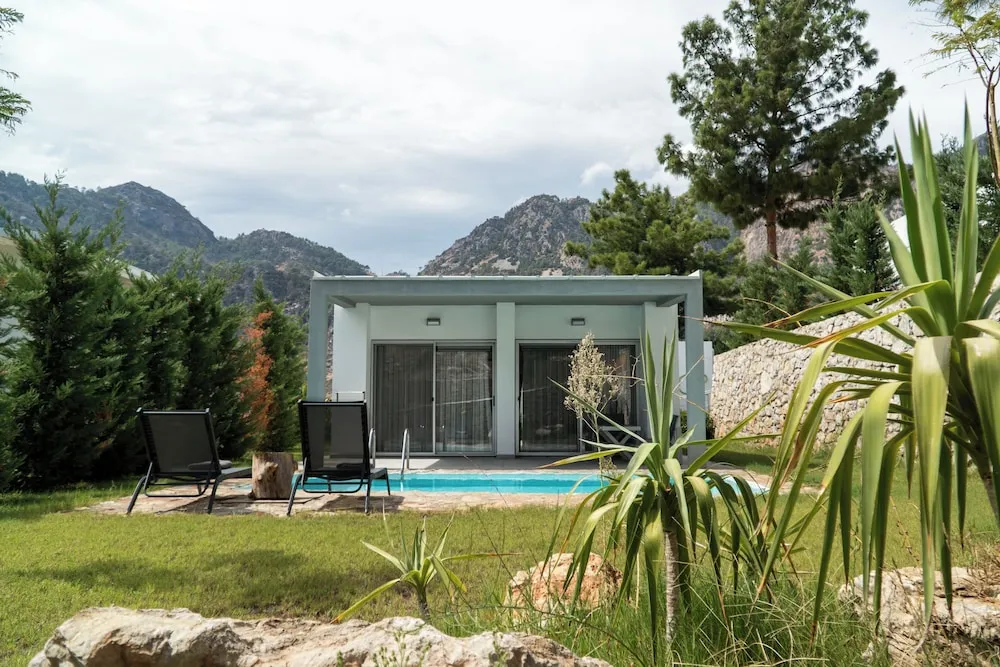 Özel Havuzlu Dağ Manzaralı Villa
