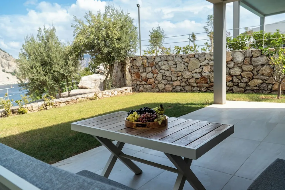 Deniz Manzaralı Villa