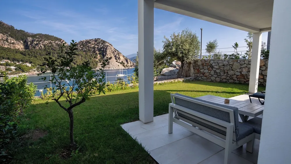 Deniz Manzaralı Villa
