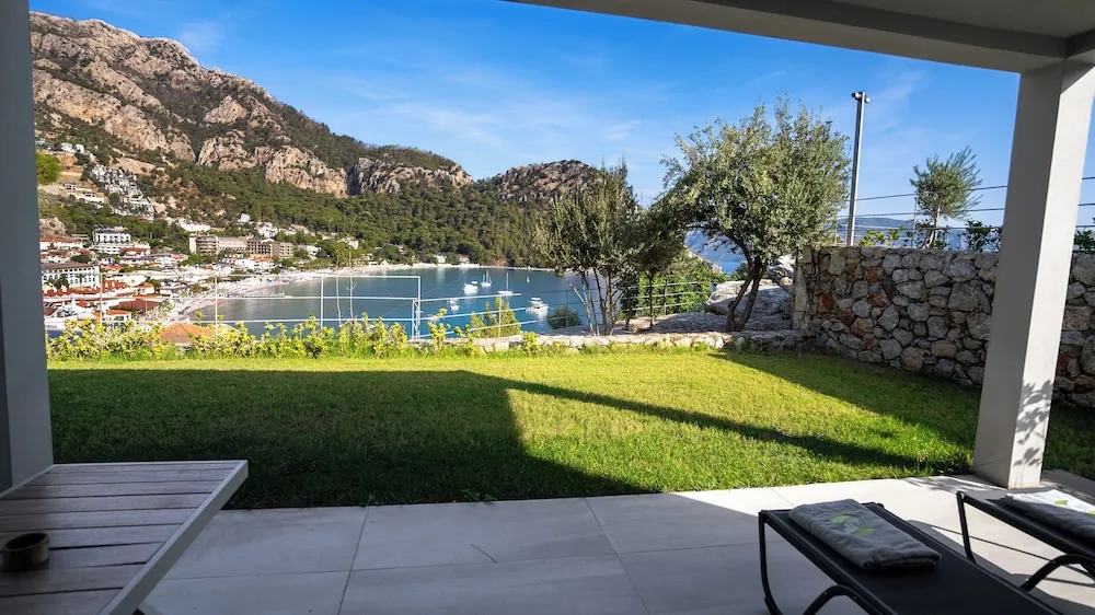 Deniz Manzaralı Villa