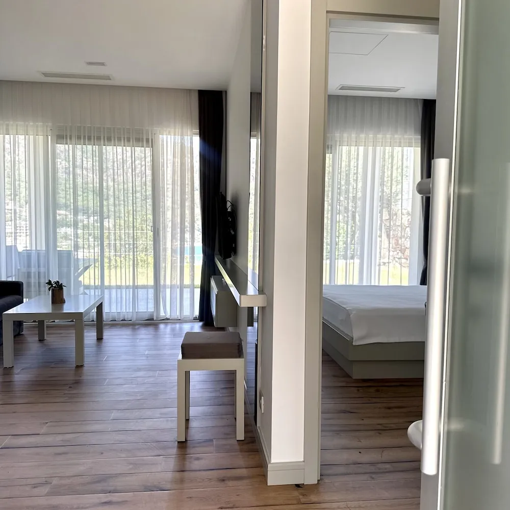 Deniz Manzaralı Villa
