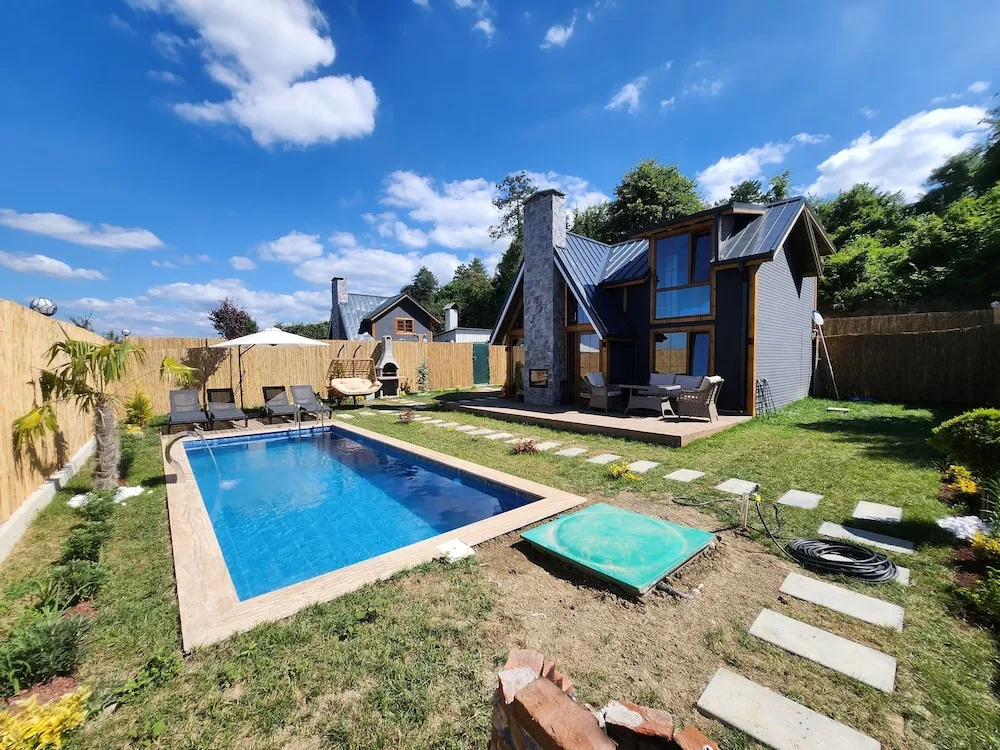 Basic Bungalov