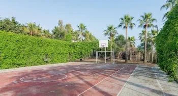 Green Paradise Beach Hotel