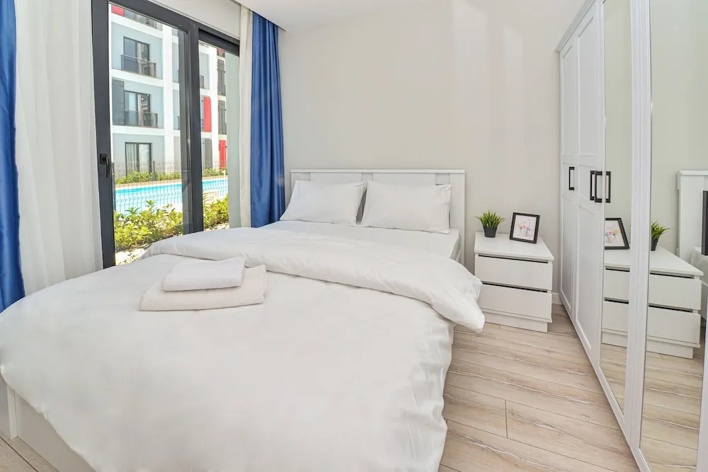 Comfort Apart Daire, Havuz Manzaralı