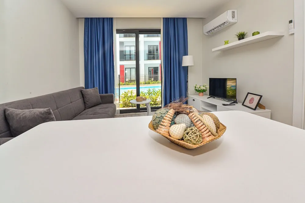 Comfort Apart Daire, Havuz Manzaralı