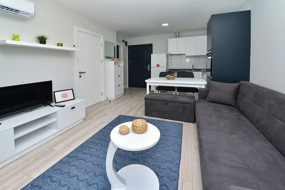Comfort Apart Daire, Havuz Manzaralı