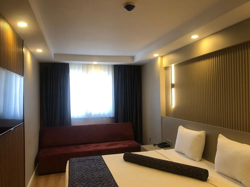City Üç Kişilik Oda