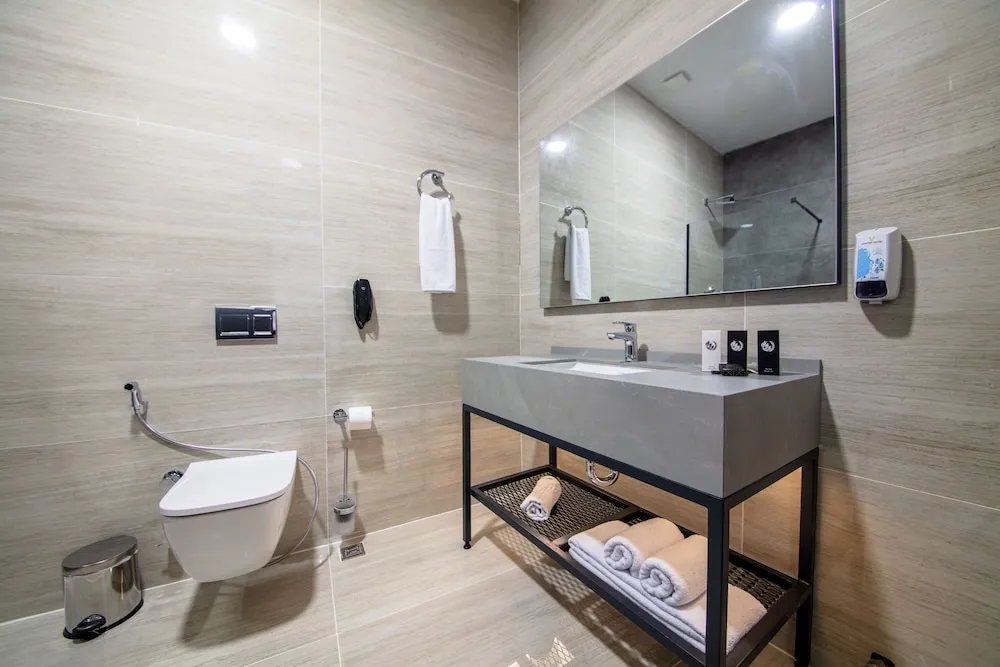 2 + 1 Suite Room
