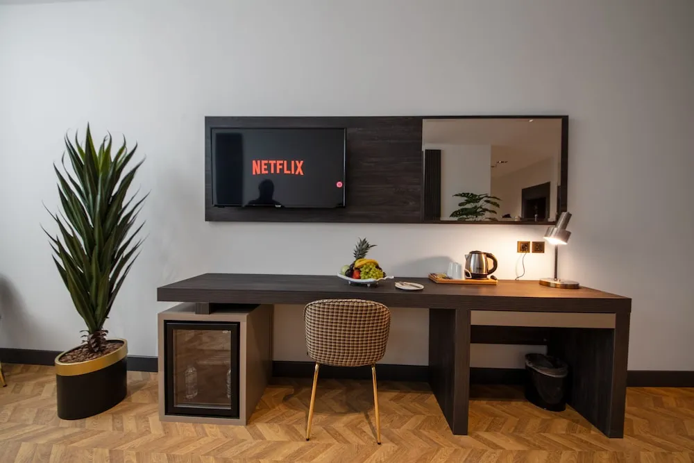 2 + 1 Suite Room