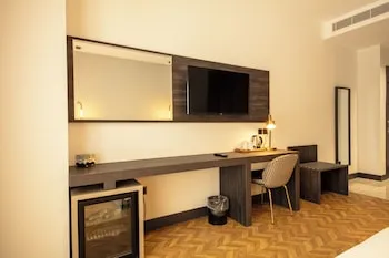 V Center Hotel