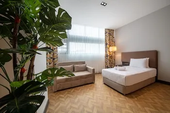 V Center Hotel
