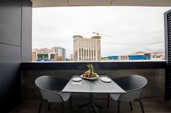 V Center Hotel