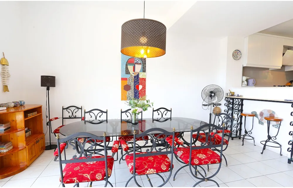 Aile yemek salonu