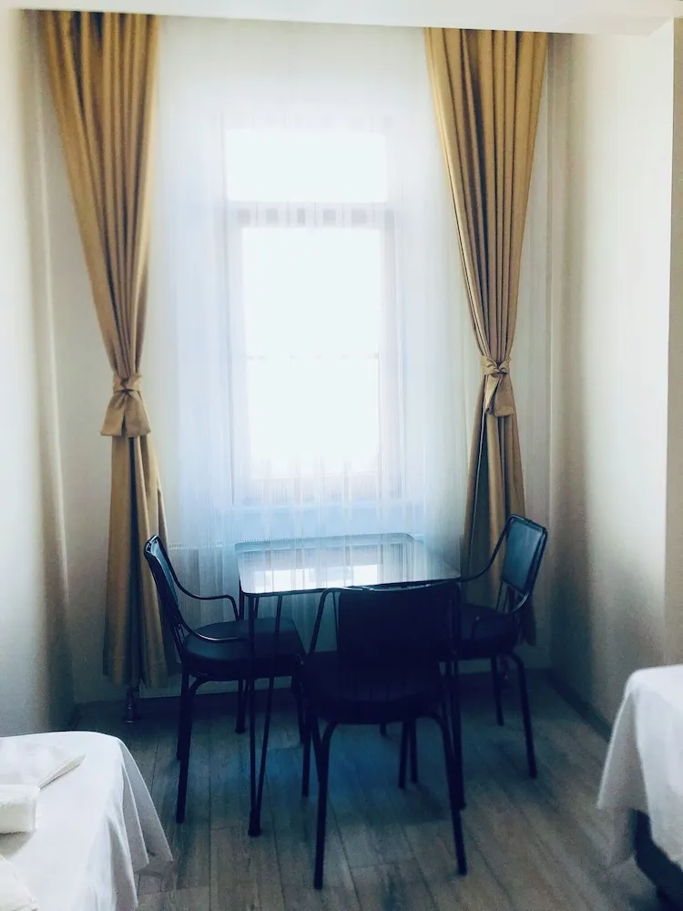 Family Dört Kişilik Oda