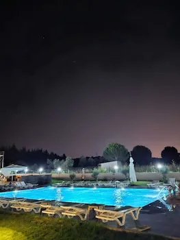 Welllife Hotels & Restaurant