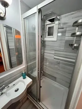 Destinia Pera Suites