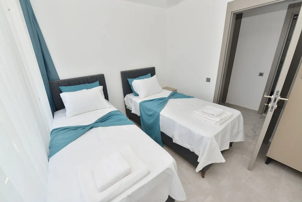 Luxury Süit, 2 Yatak Odası, Havuz Manzaralı