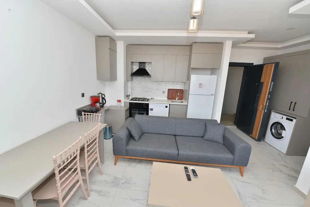 Comfort Apart Daire, 2 Yatak Odası, Havuz Manzaralı