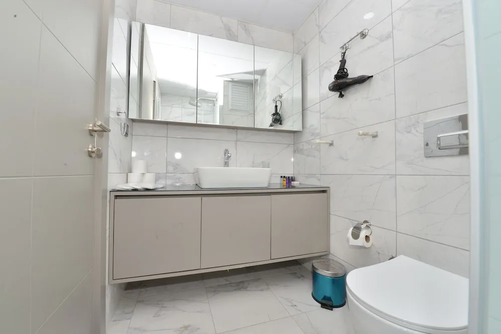Comfort Apart Daire, 2 Yatak Odası, Havuz Manzaralı