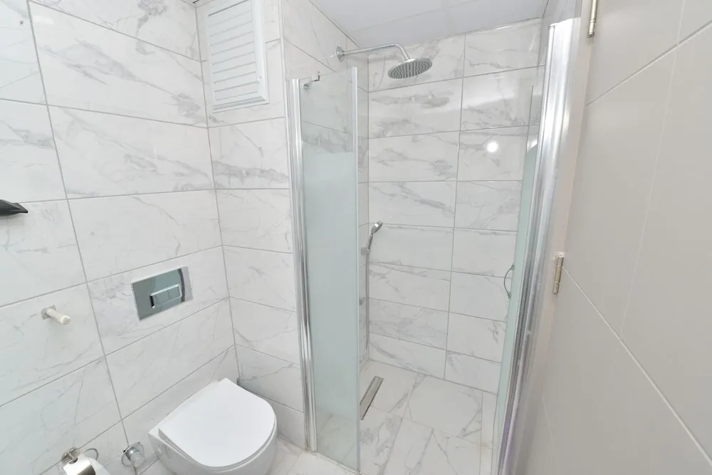 Comfort Apart Daire, 2 Yatak Odası, Havuz Manzaralı