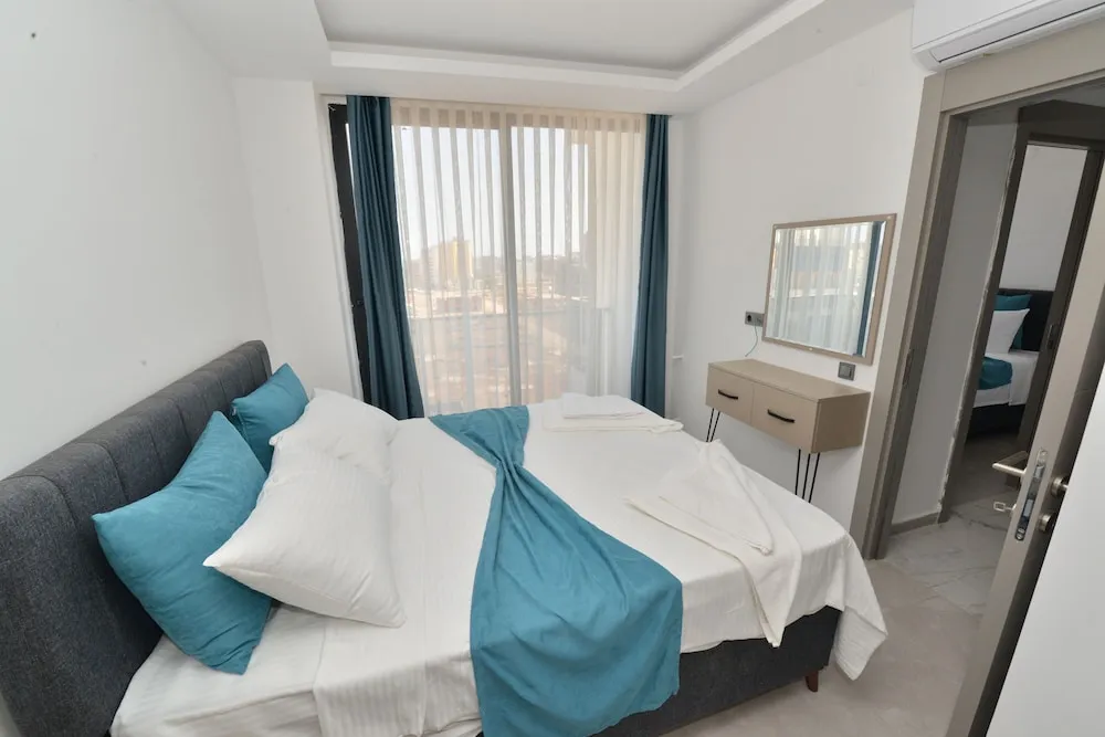 Comfort Apart Daire, 2 Yatak Odası, Havuz Manzaralı