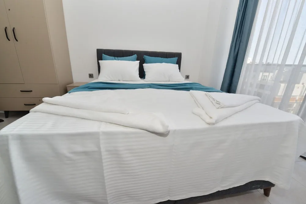 Comfort Apart Daire, 2 Yatak Odası, Havuz Manzaralı