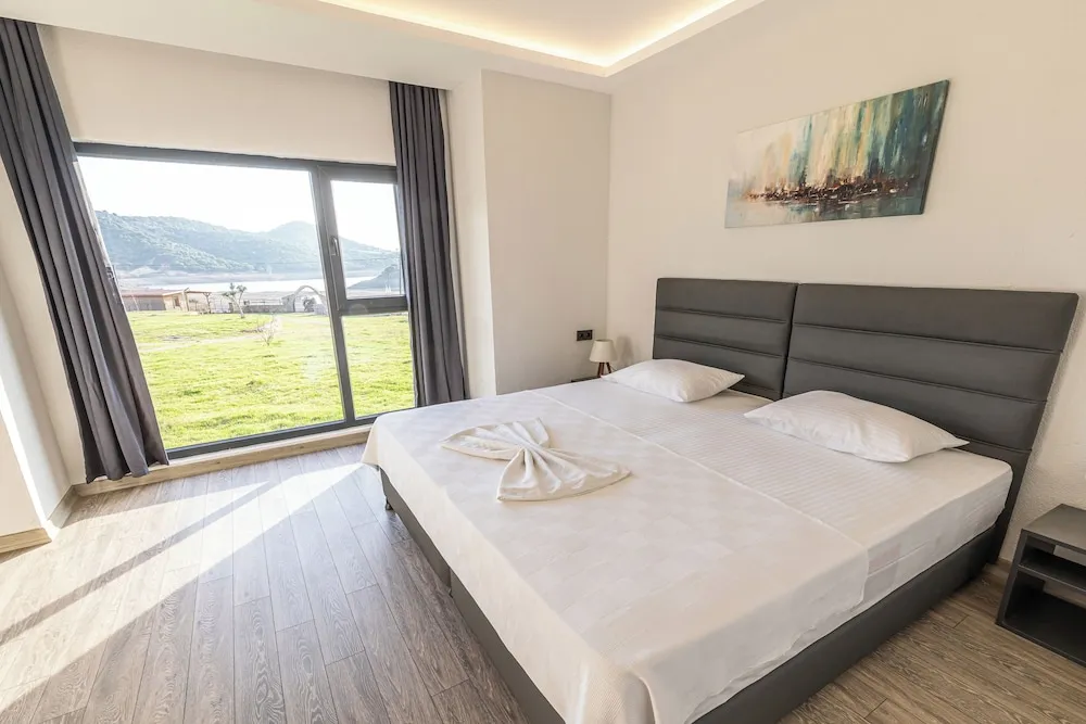 Standard Tek Büyük Yataklı Oda, Bahçe Manzaralı