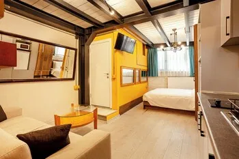 T Suites