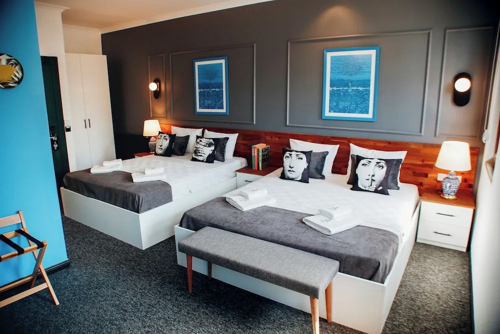 Deluxe Dört Kişilik Oda, Birden Çok Yatak