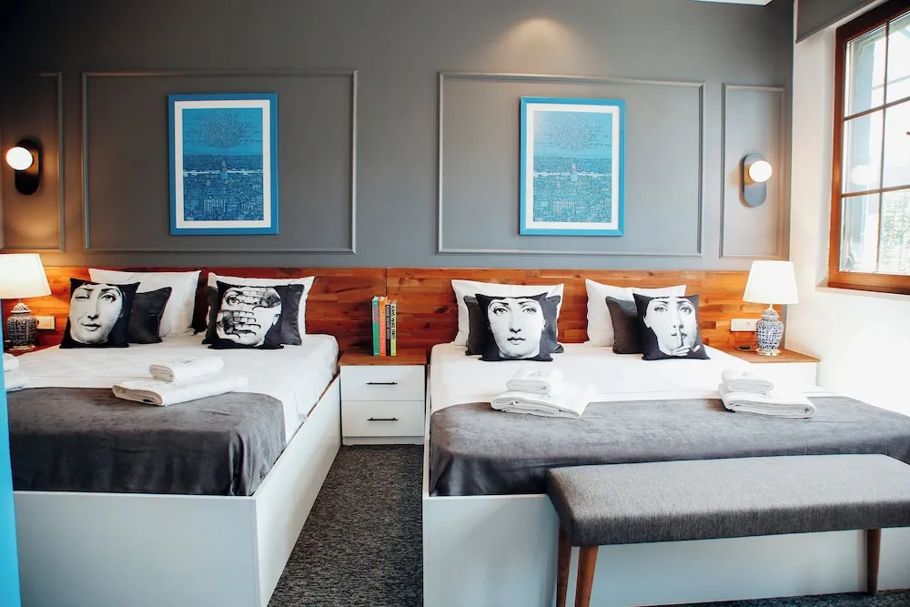 Deluxe Dört Kişilik Oda, Birden Çok Yatak