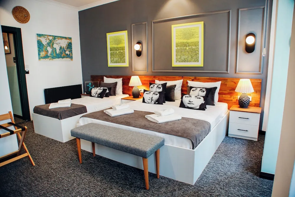 Deluxe Üç Kişilik Oda