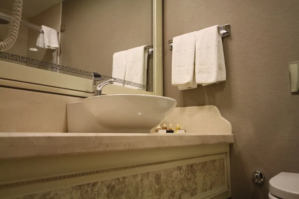 Corner Suite
