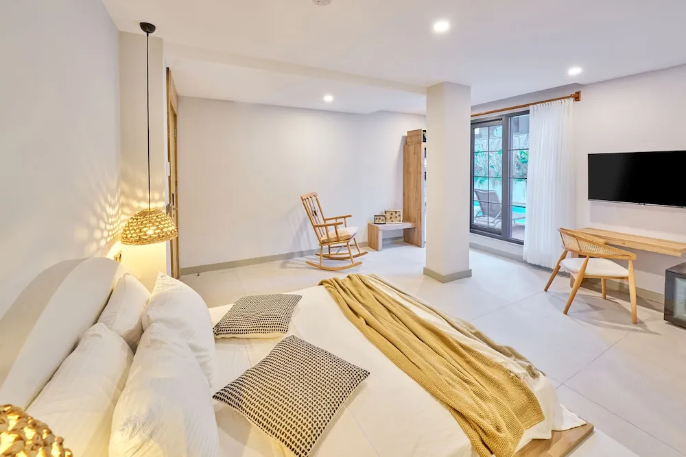 GARDEN SUITE