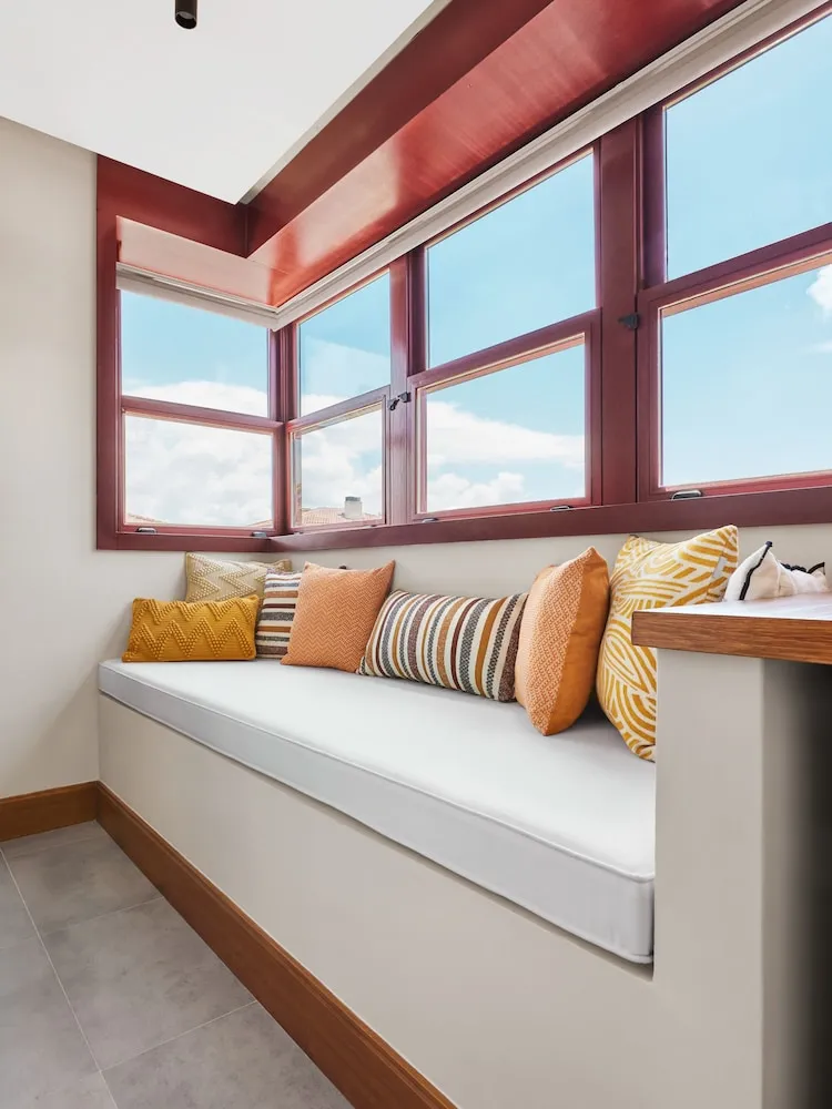 Deluxe Oda, 1 Büyük (Queen) Boy Yatak, Şehir Manzaralı