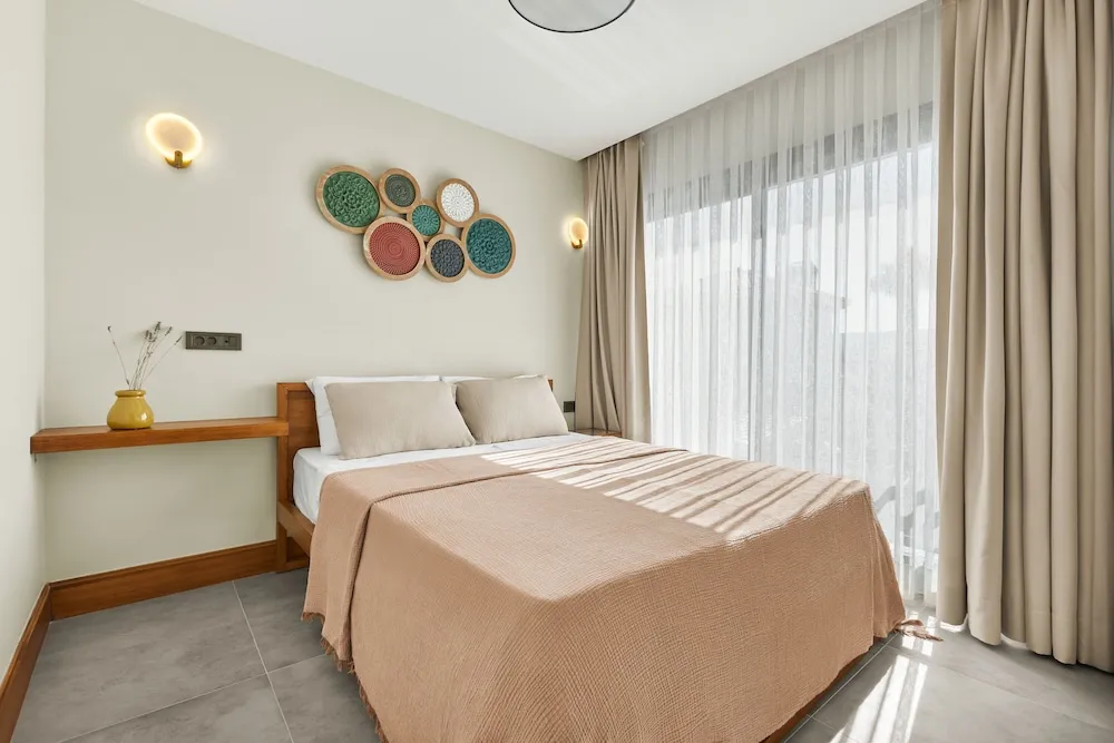 Deluxe Oda, 1 Büyük (Queen) Boy Yatak, Havuz Manzaralı