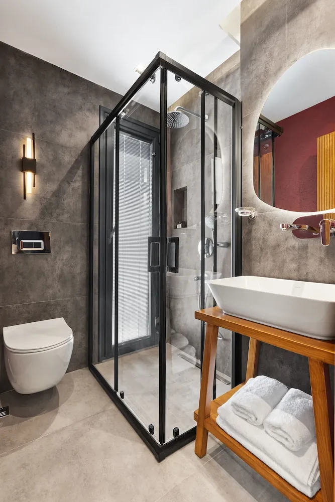 Superior Oda, 1 Büyük (Queen) Boy Yatak, Havuz Manzaralı, Bahçeli