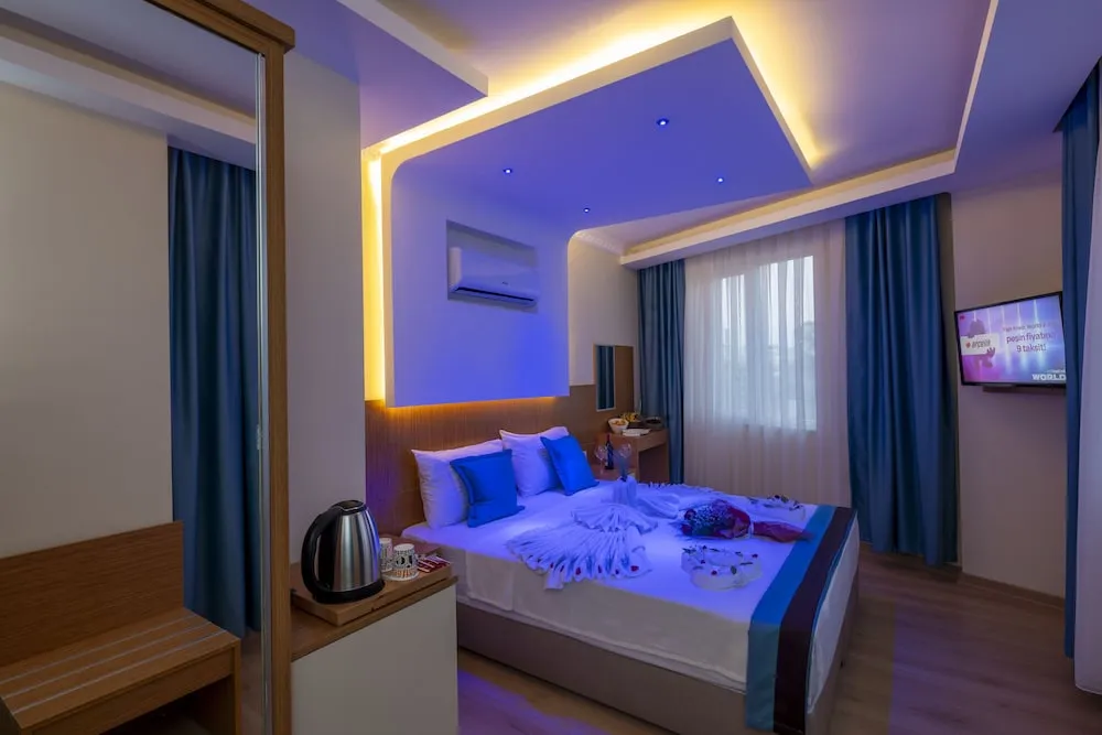 Deluxe Tek Büyük Yataklı Oda