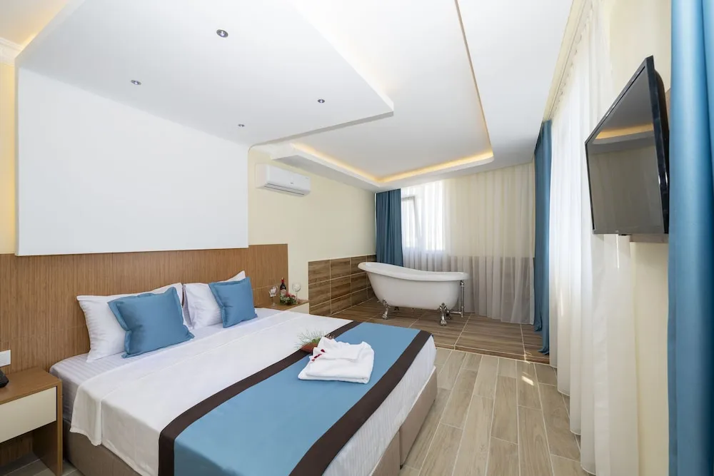 Deluxe Tek Büyük Yataklı Oda